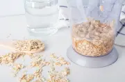 Vitamina de mamão com aveia: benefícios e receita prática