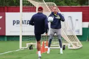 Vitor Eudes volta aos treinos do Fluminense após meningoencefalite