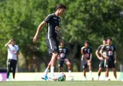 Vitor Reis treina nas férias antes de voltar ao Manchester City