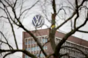 Volkswagen pode fechar 4 fábricas e cortar 100 mil empregos na Alemanha
