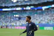 Vozinha supera Courtois, Neuer e Casillas como goleiro mais seguido do mundo