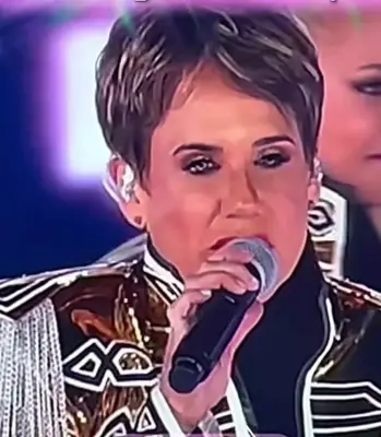 Andrea Veiga rouba a cena em discurso em show de Xuxa