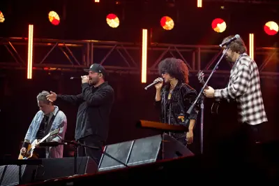 Charlie Brown Jr. revive anos 2000 com convidados no João Rock 2026