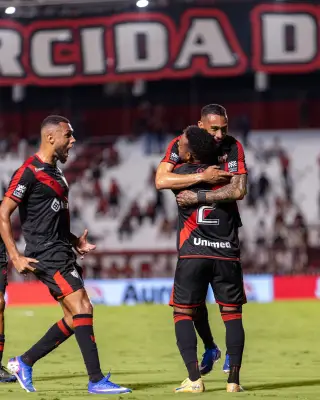 Com dois suspensos, Atlético-GO terá novidades contra o Náutico