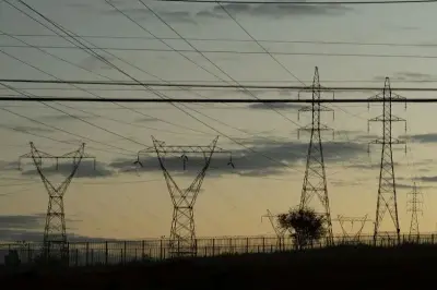 Energia solar e baterias impulsionam a economia industrial