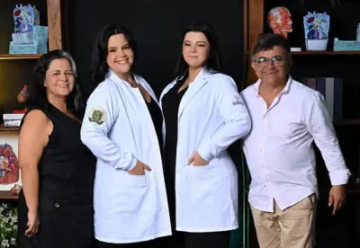 Feirante paga faculdade de medicina das filhas com venda de pastel