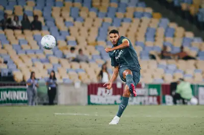Fluminense encara Vasco sem Thiago Silva e Freytes na zaga