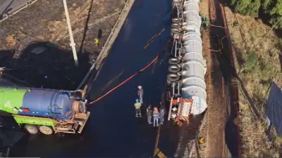 GO-403 segue interditada após vazamento de biodiesel no Rio Meia Ponte
