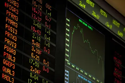 Ibovespa fecha estável, na contramão de emergentes, com perdas em Vale e Petrobras