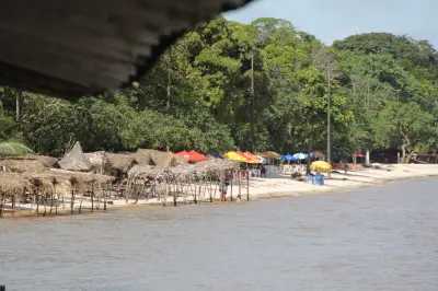 Ilha que recebeu navios na COP30 vive abandono após evento