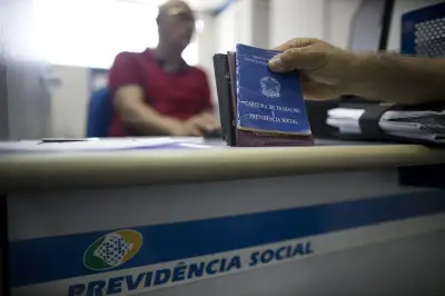INSS ganha 194 novos servidores; déficit segue alto