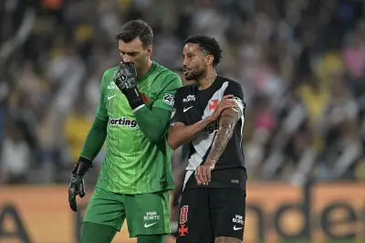 Jair volta em grande estilo e vira reforço interno no Vasco