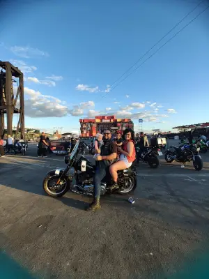 Pai e filha mantêm viva tradição do motociclismo no Capital Moto Week