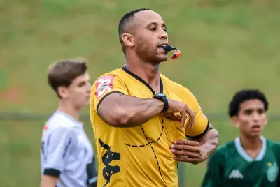 Árbitro sofre racismo no Paulista Sub-15 e deixa jogo para registrar queixa