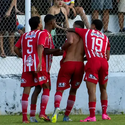 Rive vence Pinheiros-ES de virada e entra na zona de classificação
