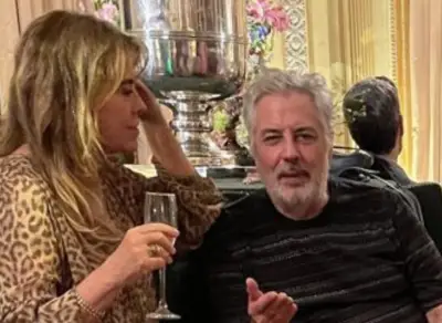 Roberto de Carvalho posta foto com ex-namorada e reacende affair