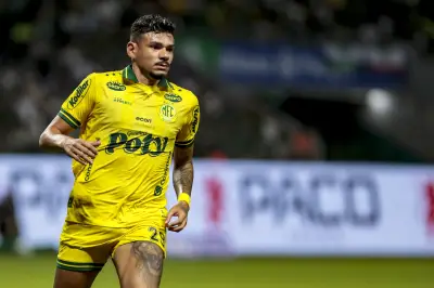 Sport: Zé Rafael recusa e Tiquinho Soares negocia com Leão