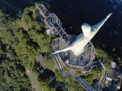 Troca das escadas rolantes do Cristo Redentor começa nesta segunda