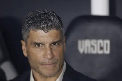 Vasco: defesa evolui, mas ataque ainda não convence