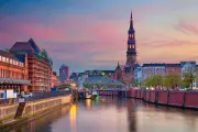6 cidades europeias com canais encantadores além de Amsterdã e Veneza