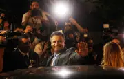 Aécio Neves não disputará eleições de 2026 e encerra ciclo de 4 décadas
