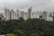 Airbnb remove 1.625 anúncios de moradias sociais em SP