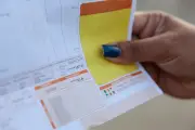 Bandeira tarifária de agosto segue amarela e conta terá custo extra