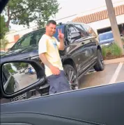 Brasileiro encontra Messi por acaso em estacionamento nos EUA