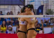 Carol Solberg e Rebecca vão à semifinal do Circuito Mundial no Rio