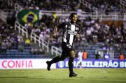 Ceará renova com Gabriel Amaral até 2028; atacante é destaque da base