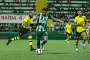 Chapecoense encerra contrato com Marcos Vinícius, que vai para o Goiás