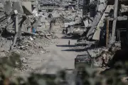 Defesa Civil de Gaza recupera 112 corpos, 40 crianças
