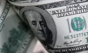 Dólar cai 0,08% e petróleo despenca com trégua EUA-Irã