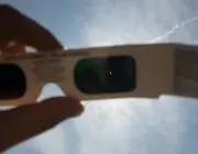Eclipse solar de 12 de agosto: por que não se deve olhar diretamente