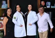 Feirante paga faculdade de medicina das filhas com venda de pastel