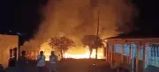 Incêndio destrói quatro casas de madeira em Tucuruí, no Pará