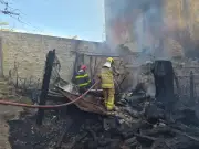 Incêndio em BH: queima de lixo destrói pertences de moradores