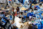 Israel mata dois palestinos e destrói depósitos de hospital em Gaza