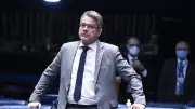 Justiça rejeita ação de familiares de Moraes contra senador