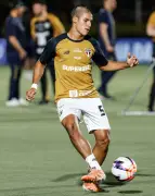 Lateral do São Paulo é detido após atropelar e matar homem em Barueri