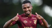 Leozinho, do Athletico-PR, lidera seleção de julho do Cartola 2026