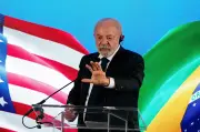 Lula afirma que Brasil seguirá negociando com EUA contra tarifa de 25%