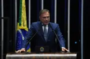Álvaro Dias desiste de candidatura ao Senado pelo Paraná