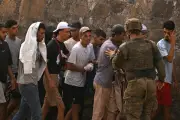 Marroquinos voltam de Ceuta com calças rasgadas e sonhos desfeitos