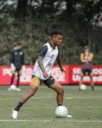 Nicolas é liberado e São Paulo treina sem lateral após atropelamento