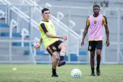 Náutico encaminha contratação do meia argentino Pato Núñez