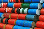 Petróleo despenca após Trump recuar sobre Irã