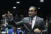 PF apreende R$ 1 milhão em dinheiro vivo em operação contra senador