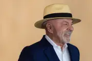 Presidente desperdiça campanha e deixa adversário crescer, diz coluna