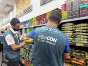 Procon Manaus apreende 650 produtos impróprios em supermercados